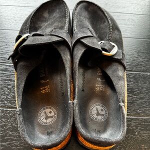 Women’s black leather clogs size 10 maybe worn 1 time. Birkenstocks.